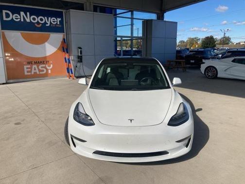 2019 Tesla Model 3 Mid Range