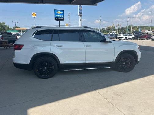 2018 Volkswagen Atlas 3.6L SEL Premium