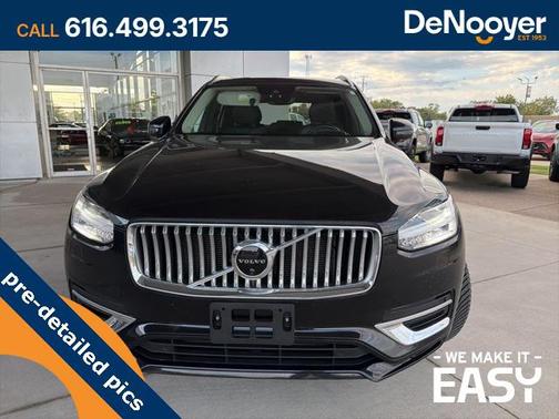 2021 Volvo XC90 Recharge Plug-In Hybrid T8 Inscription Expression 7 Passenger