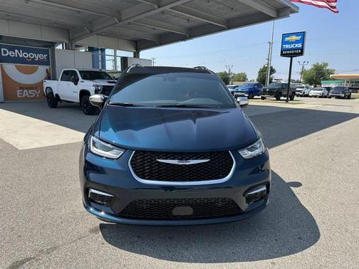 2025 Chrysler Pacifica L