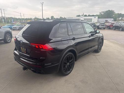 2022 Volkswagen Tiguan 2.0T SE R-Line Black 4MOTION