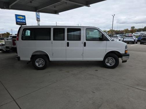 2025 Chevrolet Express 2500 RWD 2500 Regular Wheelbase WT