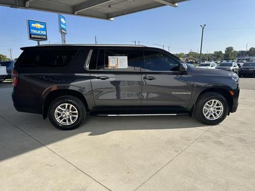 2022 Chevrolet Suburban LT
