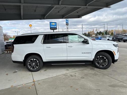 2026 Chevrolet Suburban LT