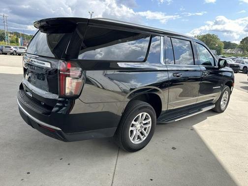 2024 Chevrolet Suburban LT