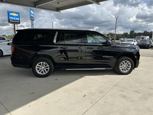 2024 Chevrolet Suburban LT