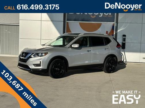 2017 Nissan Rogue SV
