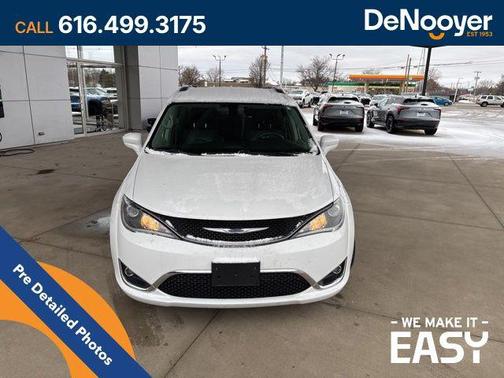 2018 Chrysler Pacifica Touring-L