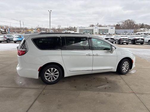 2018 Chrysler Pacifica Touring-L