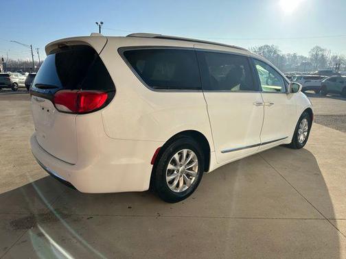 2018 Chrysler Pacifica Touring-L