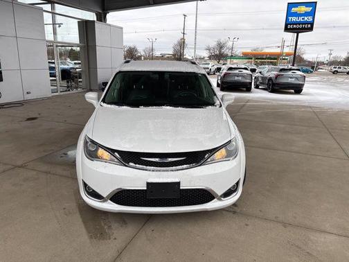 2018 Chrysler Pacifica Touring-L