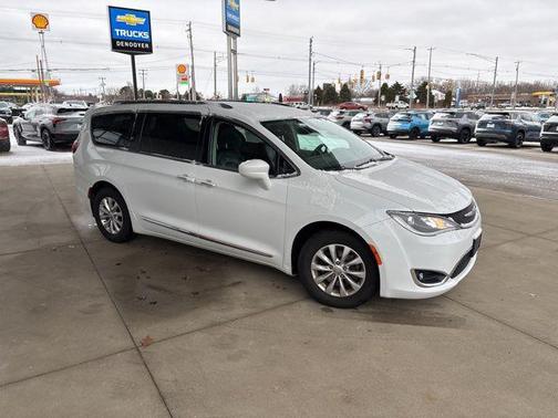 2018 Chrysler Pacifica Touring-L