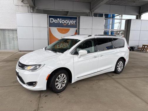 2018 Chrysler Pacifica Touring-L