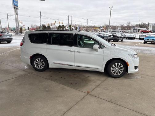 2018 Chrysler Pacifica Touring-L