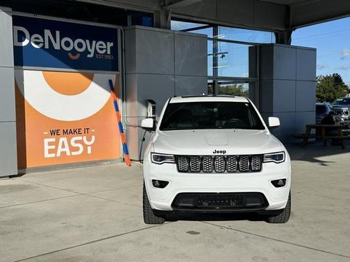 2022 Jeep Grand Cherokee Laredo