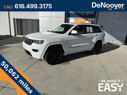 2022 Jeep Grand Cherokee Laredo