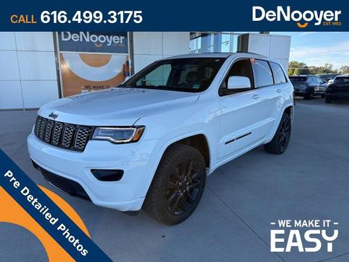 2022 Jeep Grand Cherokee Laredo