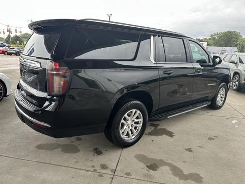 2024 Chevrolet Suburban LT