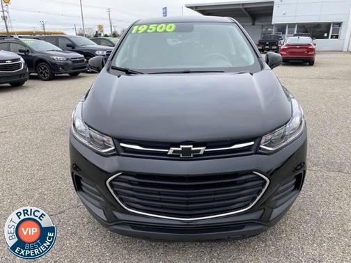 Photo 2 of 24 of 2019 Chevrolet Trax LS