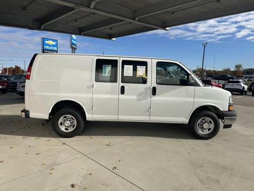 2024 Chevrolet Express 2500 RWD 2500 Regular Wheelbase WT