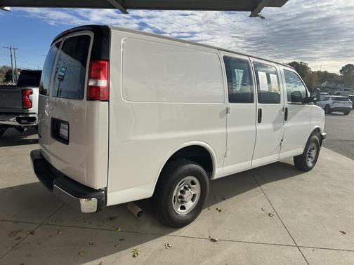 2024 Chevrolet Express 2500 RWD 2500 Regular Wheelbase WT