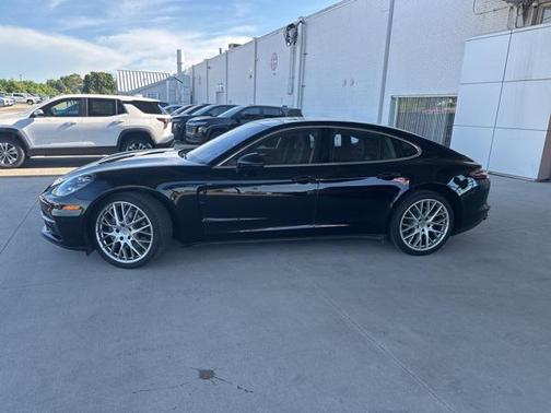 2017 Porsche Panamera 4S
