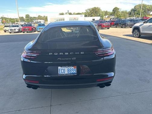 2017 Porsche Panamera 4S