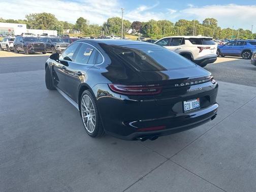 2017 Porsche Panamera 4S