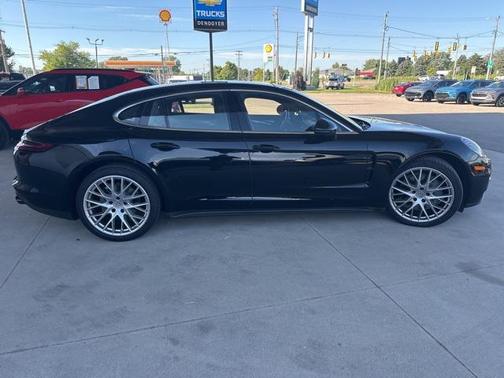 2017 Porsche Panamera 4S