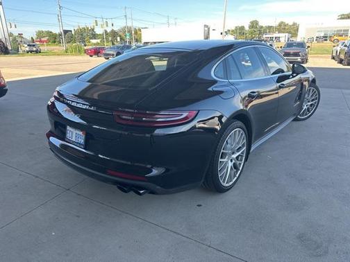 2017 Porsche Panamera 4S