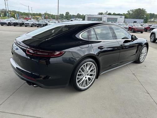 2017 Porsche Panamera 4S