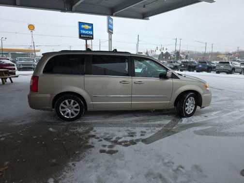 2013 Chrysler Town & Country Touring