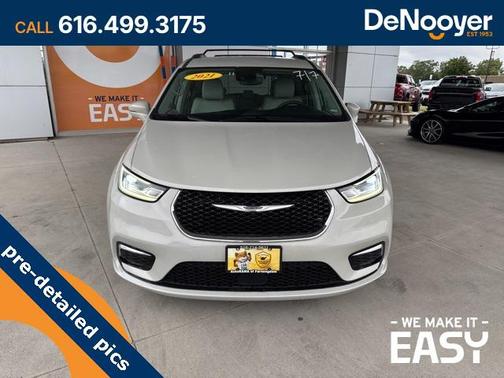2021 Chrysler Pacifica Touring L