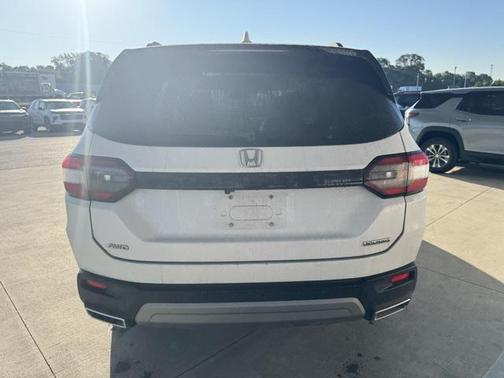 2023 Honda Pilot Touring 8-Passenger