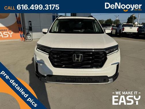 2023 Honda Pilot Touring 8-Passenger
