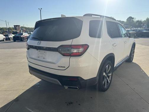 2023 Honda Pilot Touring 8-Passenger
