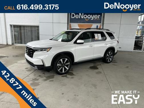 2023 Honda Pilot Touring 8-Passenger