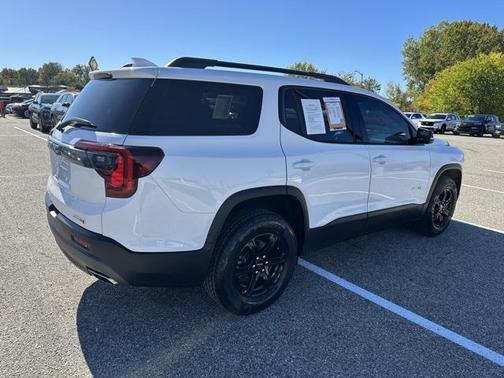 2023 GMC Acadia AWD AT4