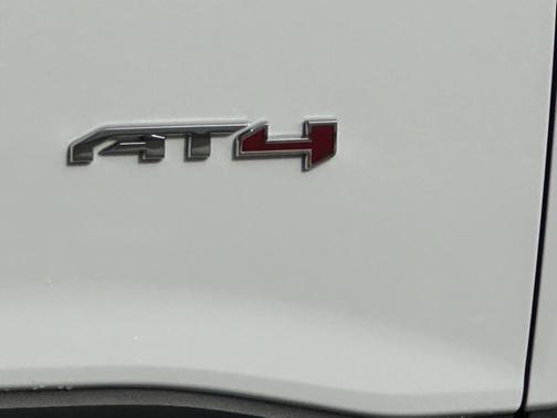 2023 GMC Acadia AWD AT4