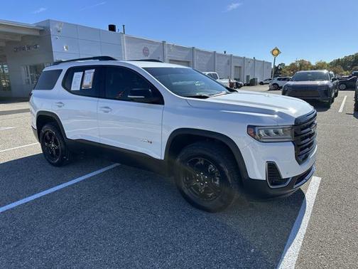 2023 GMC Acadia AWD AT4