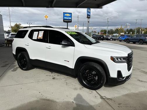 2023 GMC Acadia AWD AT4