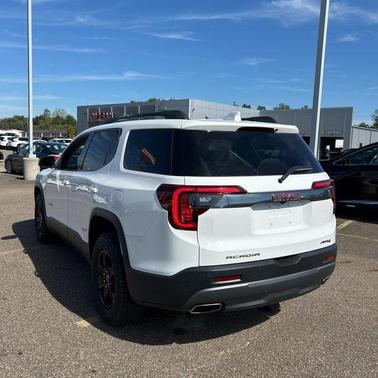 2023 GMC Acadia AWD AT4