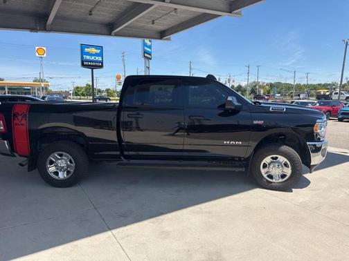 2021 RAM 2500 Tradesman Crew Cab 4x4 6'4' Box