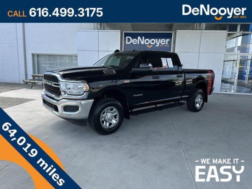 2021 RAM 2500 Tradesman Crew Cab 4x4 6'4' Box