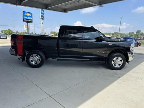 2021 RAM 2500 Tradesman Crew Cab 4x4 6'4' Box