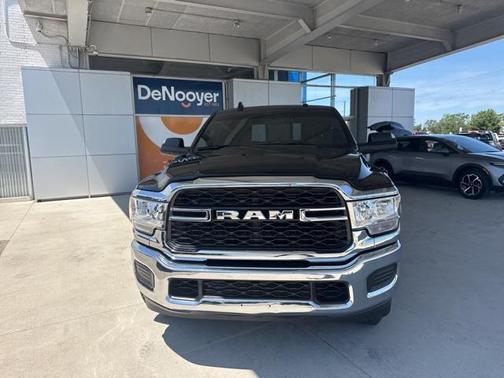 2021 RAM 2500 Tradesman Crew Cab 4x4 6'4' Box