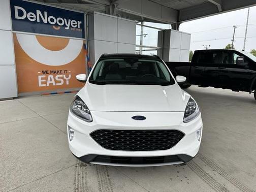 2022 Ford Escape Titanium