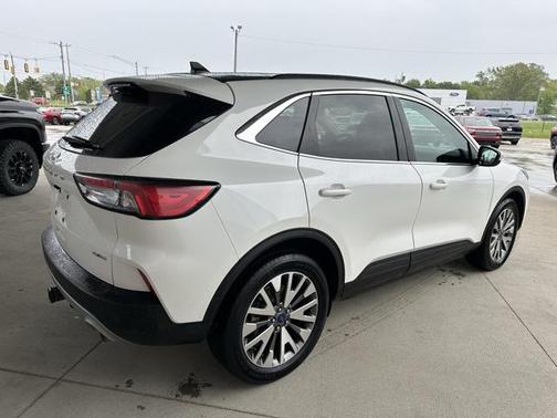 2022 Ford Escape Titanium