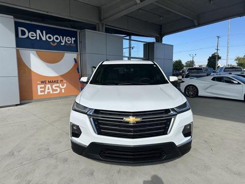 2023 Chevrolet Traverse LT Leather