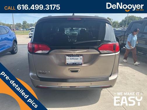 2017 Chrysler Pacifica Touring-L